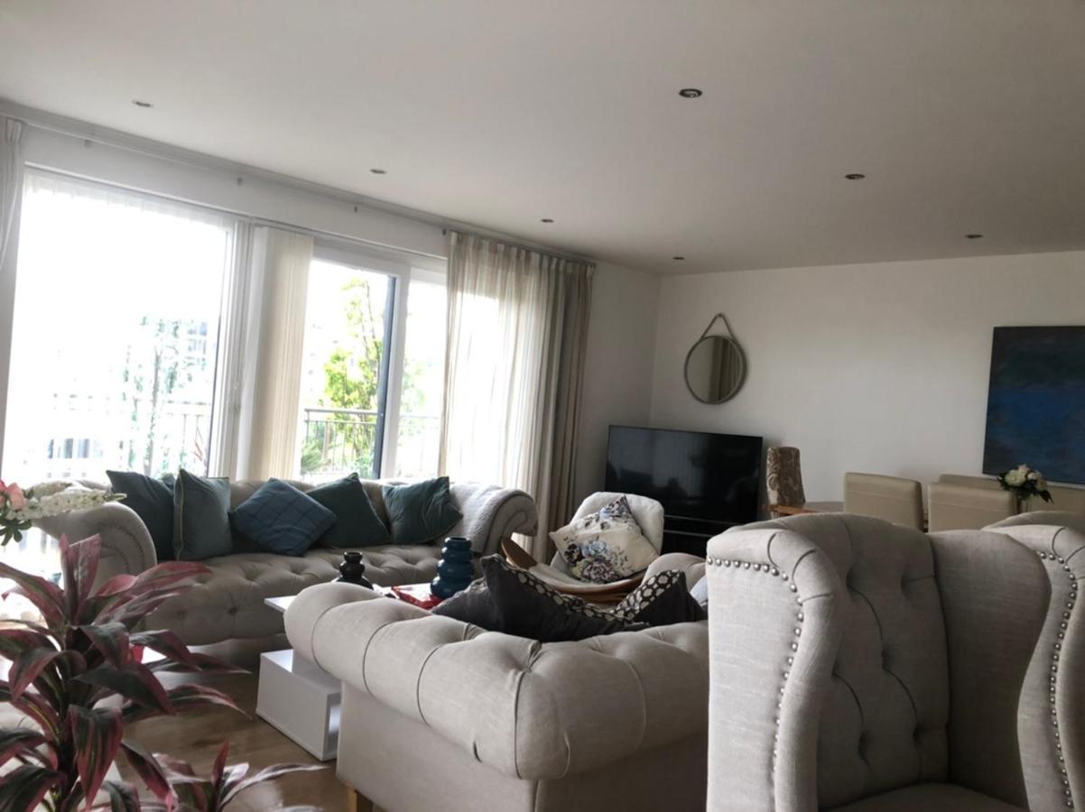 Stunning 3 Large Bedrooms 2 Bathrooms In Harbour * Édimbourg